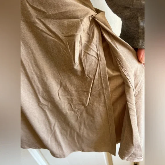 Lot of (2) NWT Old Navy ACTIVE Cloudmotion T’s - Picture 7 of 15